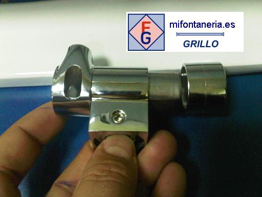 3º paso montaje bisagra amortiguada ROCA