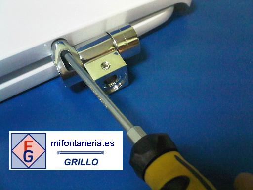 4º paso montaje bisagra amortiguada ROCA